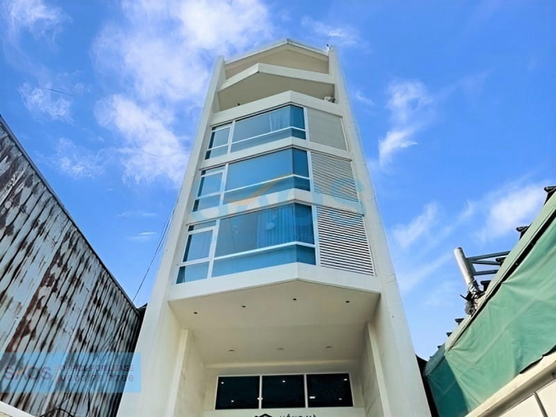 82 UVK Building